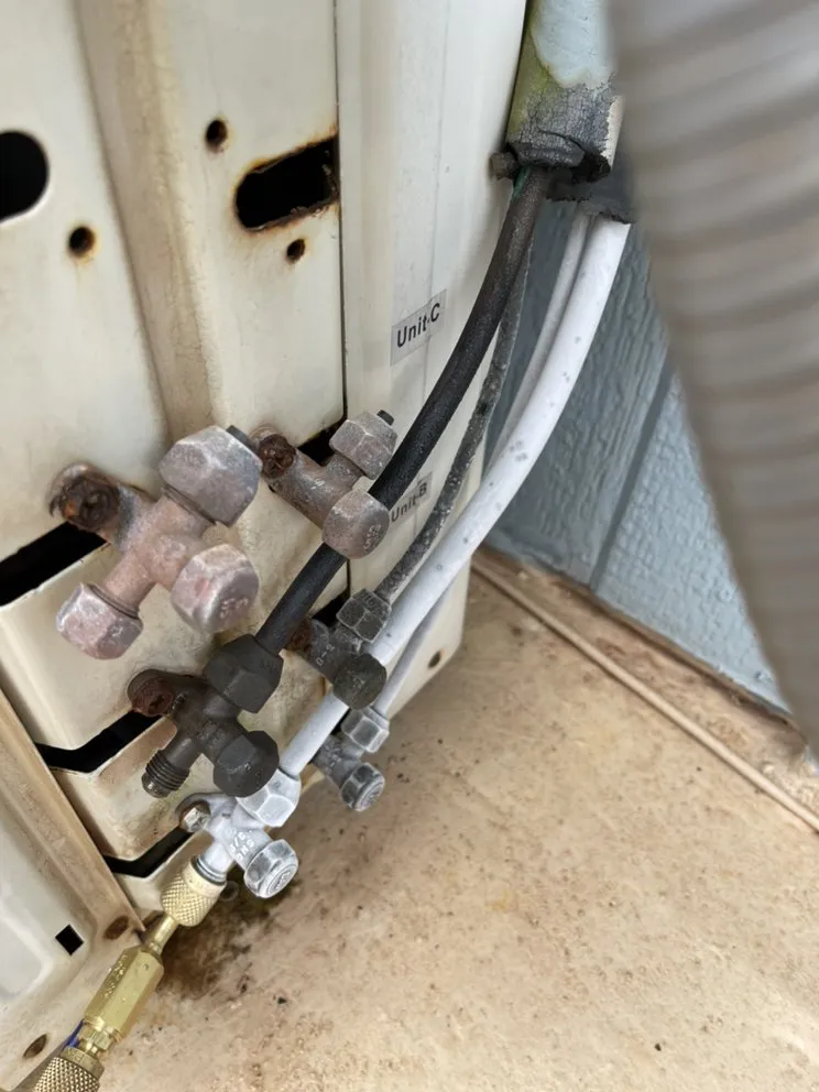 Slide of Czanelle’s Airconditioning & Refrigeration