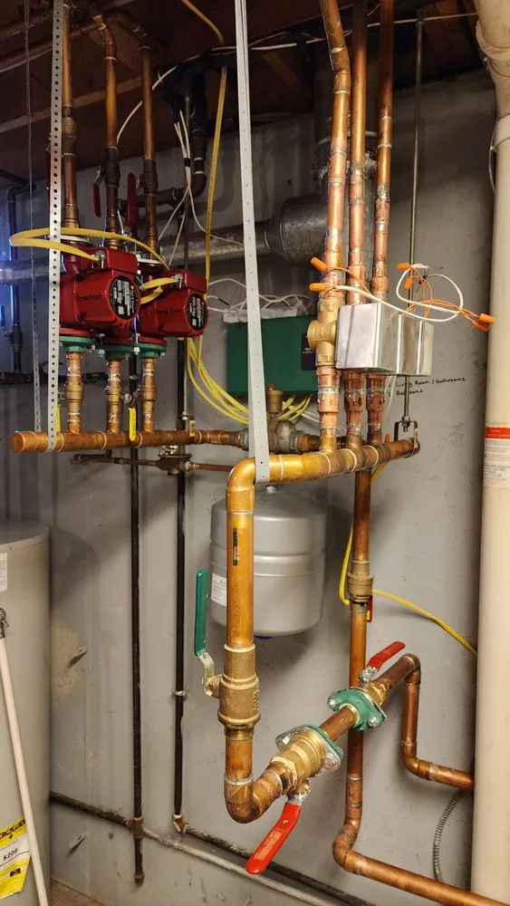 Slide of D & J's Maintenance