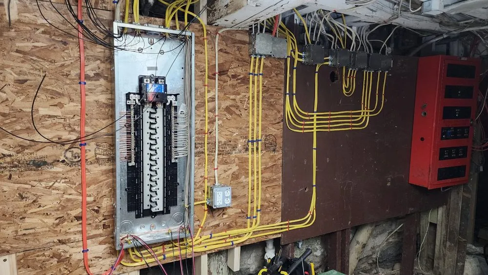 Slide of D & J's Maintenance