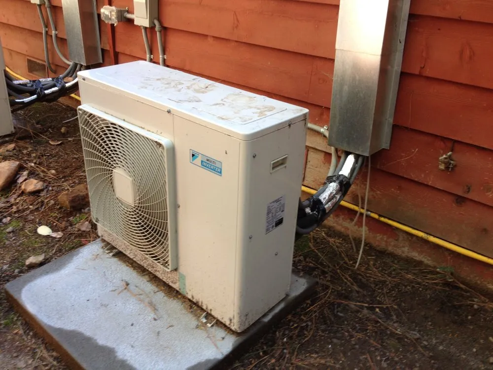 Slide of D & M Contractors