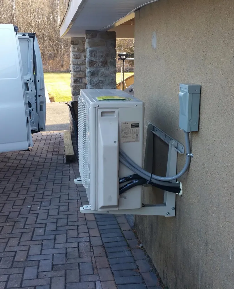 Slide of D & R Heating & Air Conditioning