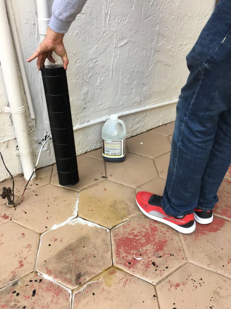 Slide of D Air Conditioning Company