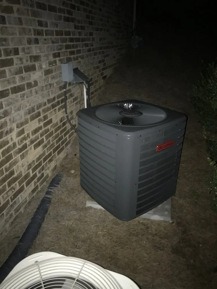 Slide of D& D Heating and Air