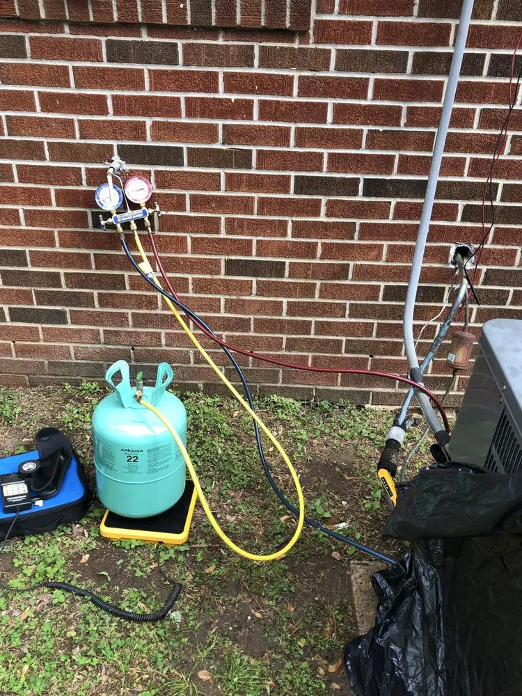 Slide of D-Vet Maintenance Services