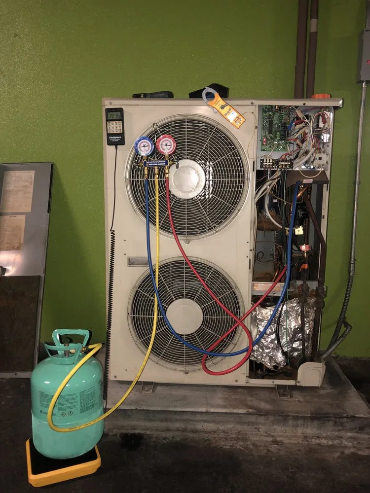 Slide of D-Vet Maintenance Services