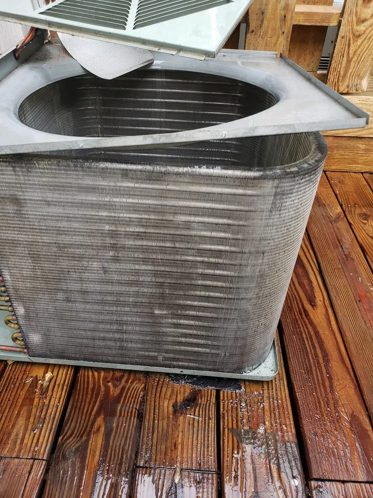 Slide of D-Vet Maintenance Services