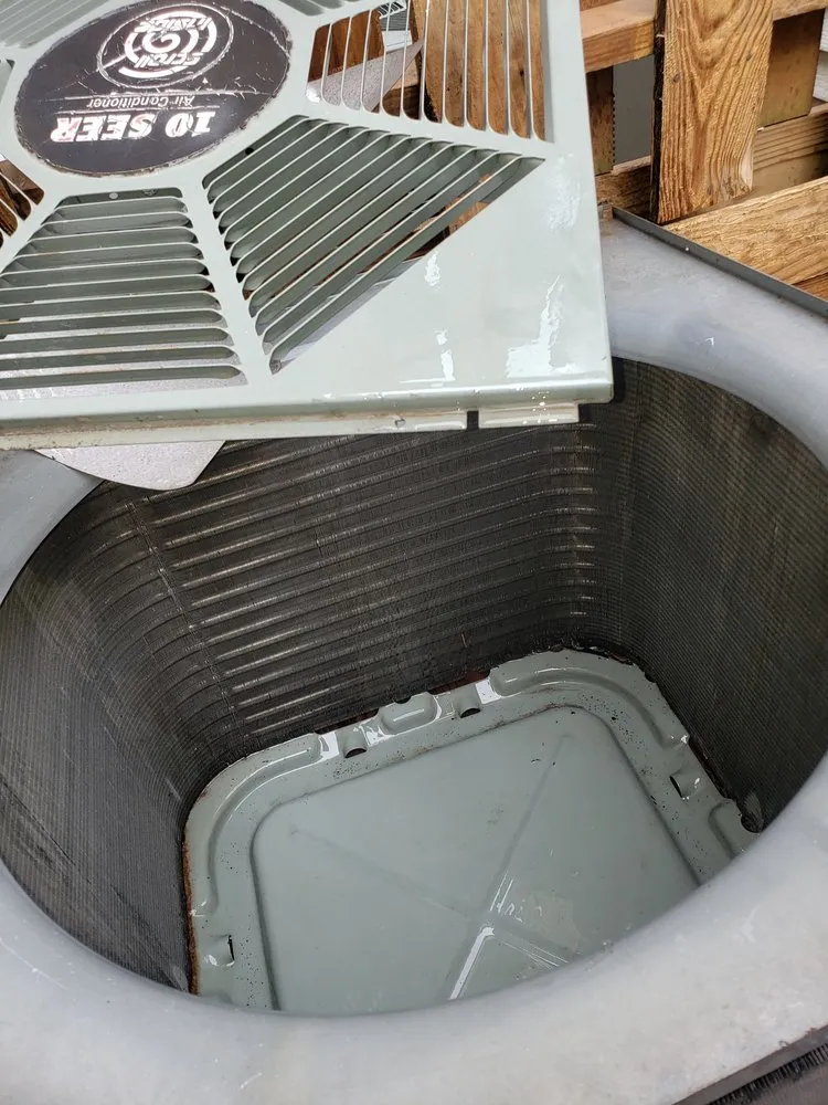 Slide of D-Vet Maintenance Services