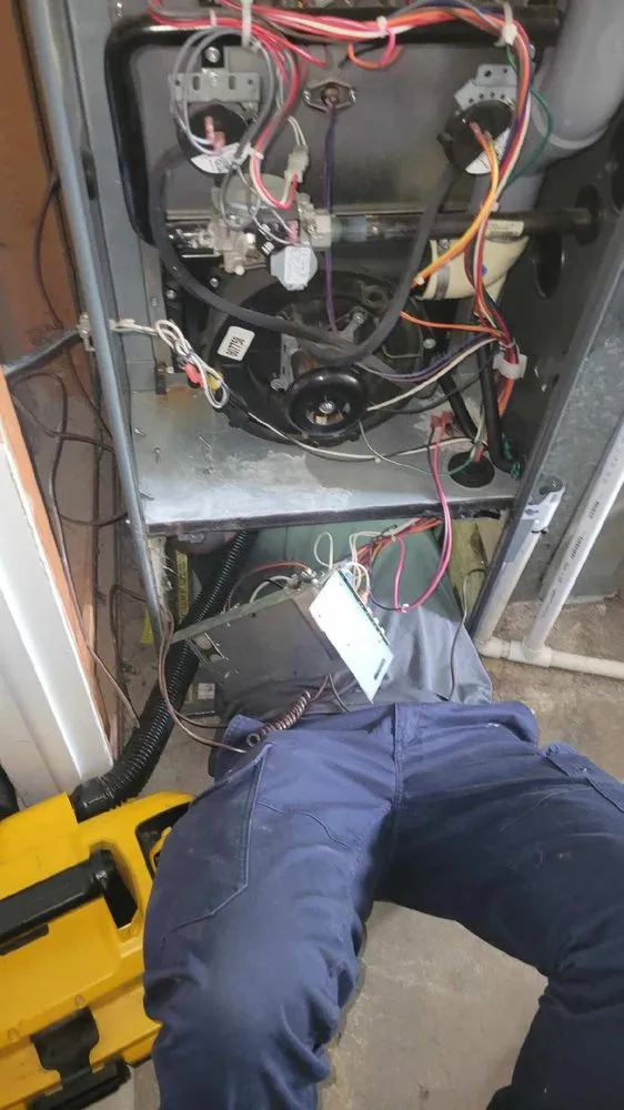 Slide of D&A Heating and Air