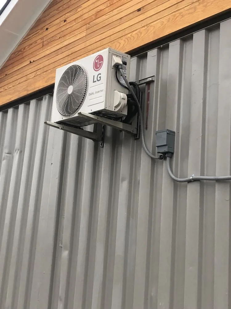 Slide of Damascus Air