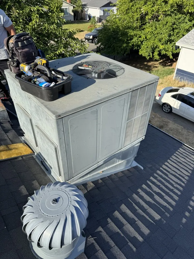 Slide of Darryl's Heating And Air