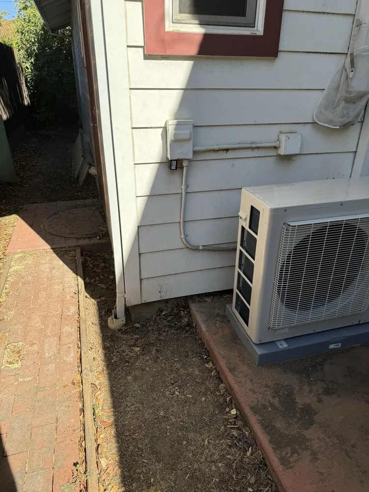 Slide of Darryl's Heating And Air