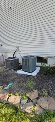 Dave Services Solutions Logo