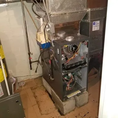 Dave's Heating And Cooling Logo