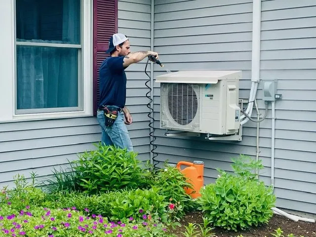 Slide of Dave's Mechanical Maintenance