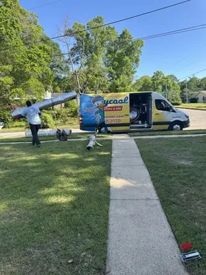 Daycool Heating & Air Logo