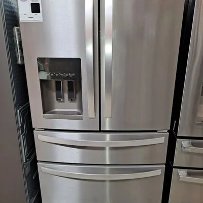 De Lara Services & Repair Logo