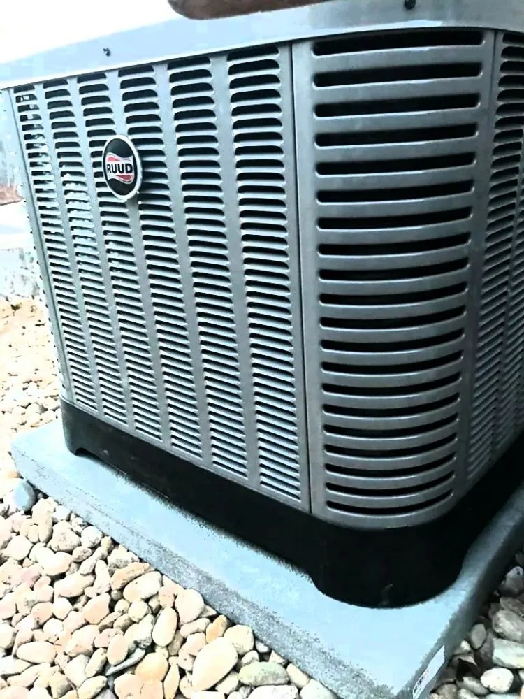 Slide of De Leon Heating and Air