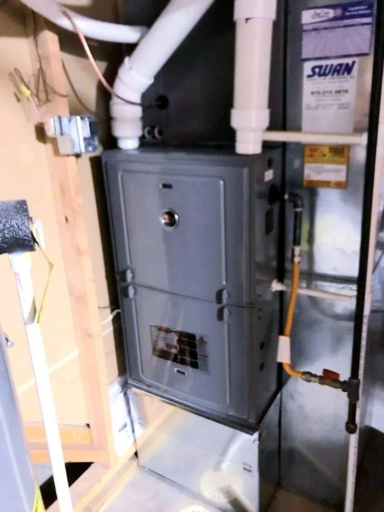 Slide of De Leon Heating and Air