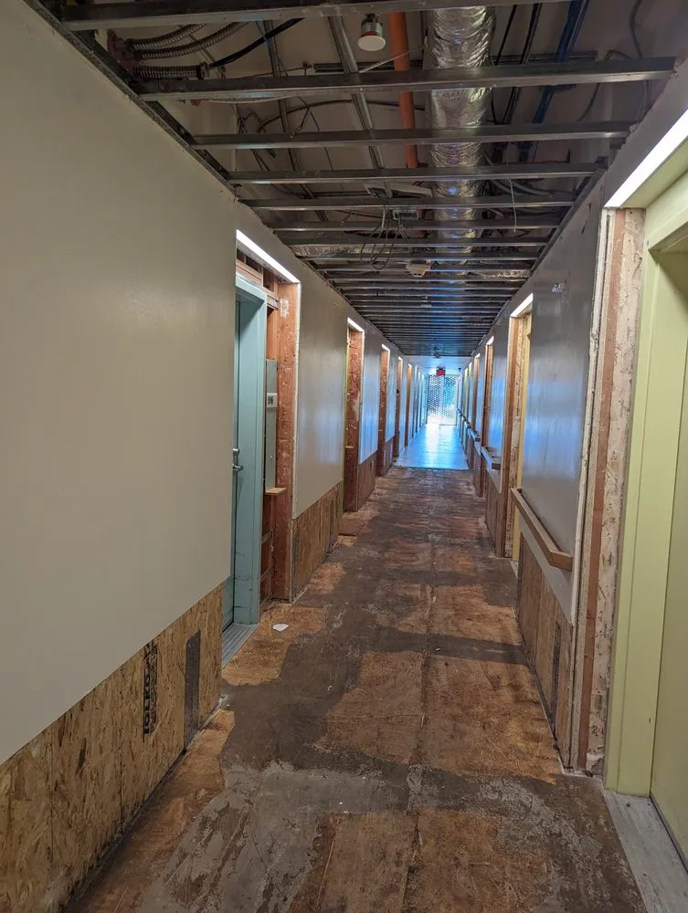 Slide of Deandte's Handy Service