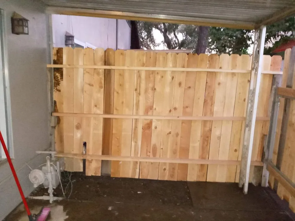 Slide of Deandte's Handy Service