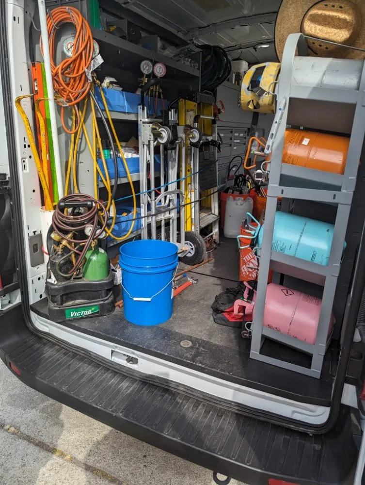 Slide of Deandte's Handy Service