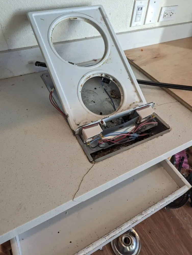 Slide of Deandte's Handy Service