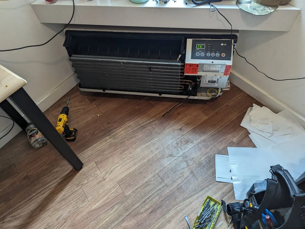 Slide of Deandte's Handy Service