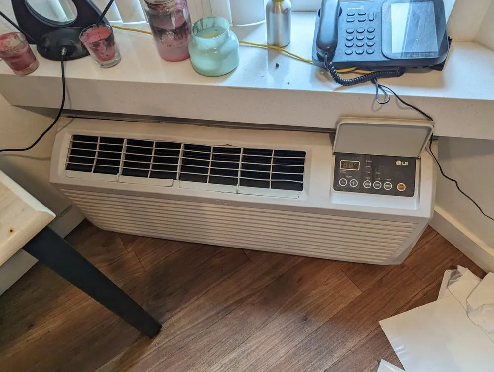 Slide of Deandte's Handy Service