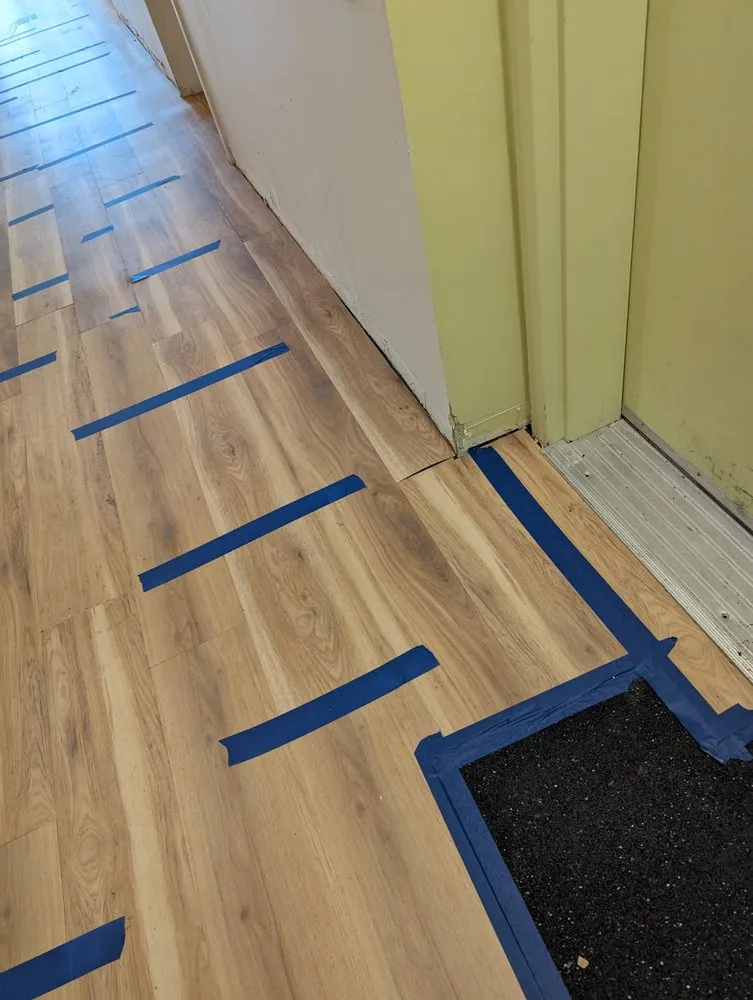 Slide of Deandte's Handy Service