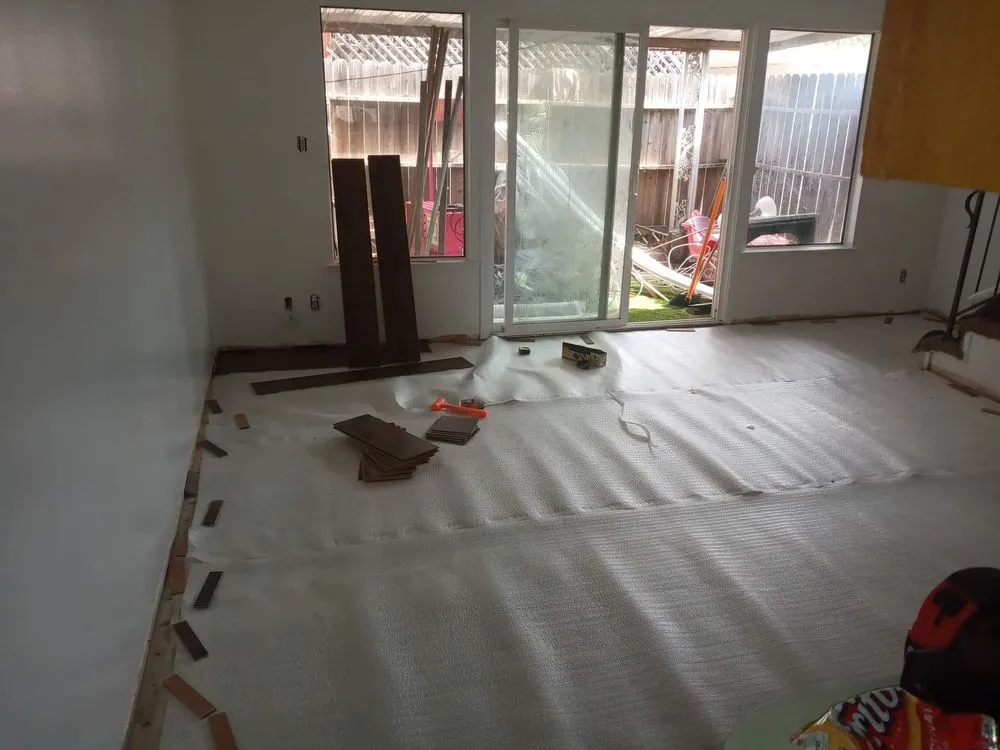 Slide of Deandte's Handy Service