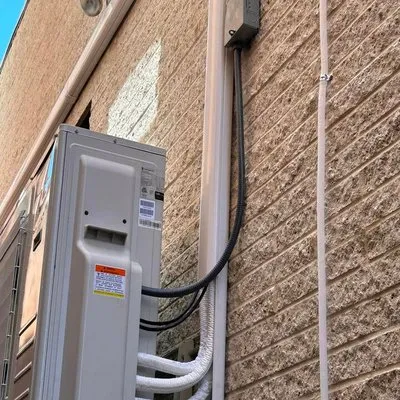 Dean's Heating & Air Conditioning Logo