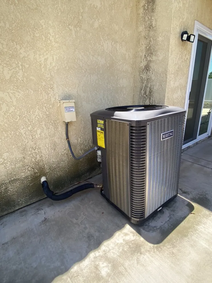 Slide of Deco Air Conditioning and Heating