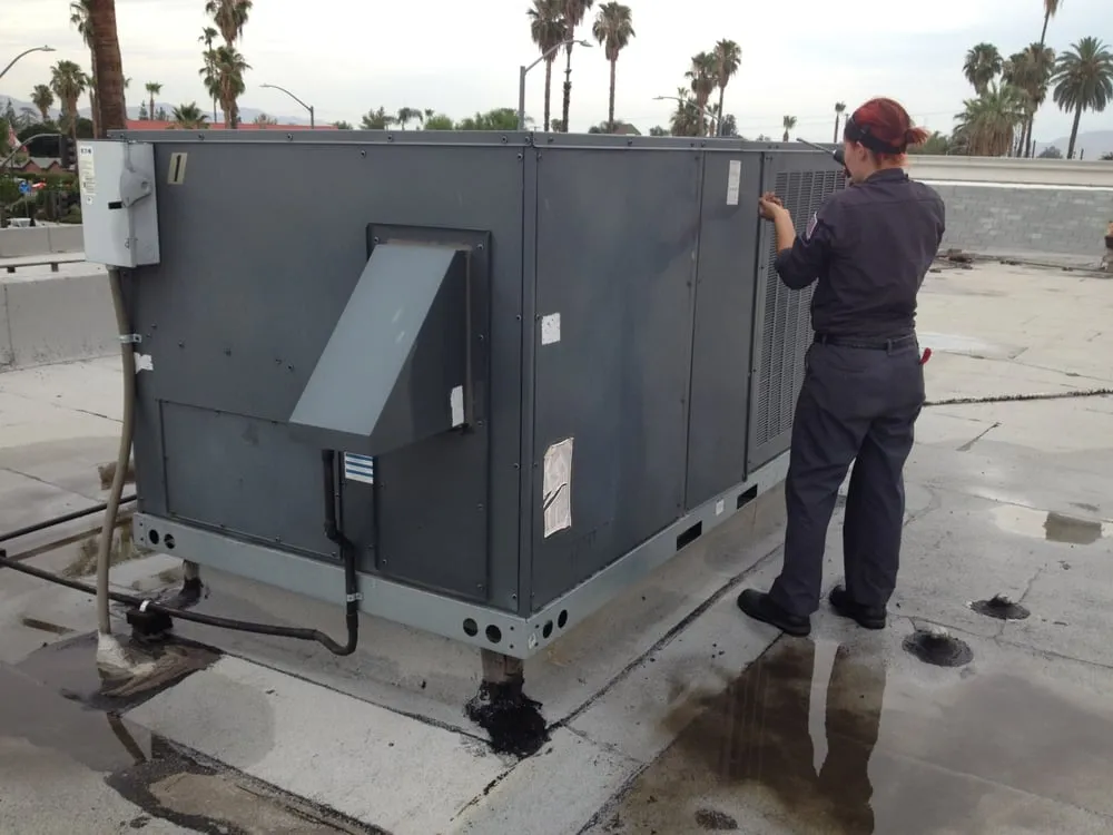 Slide of Deco Air Conditioning and Heating