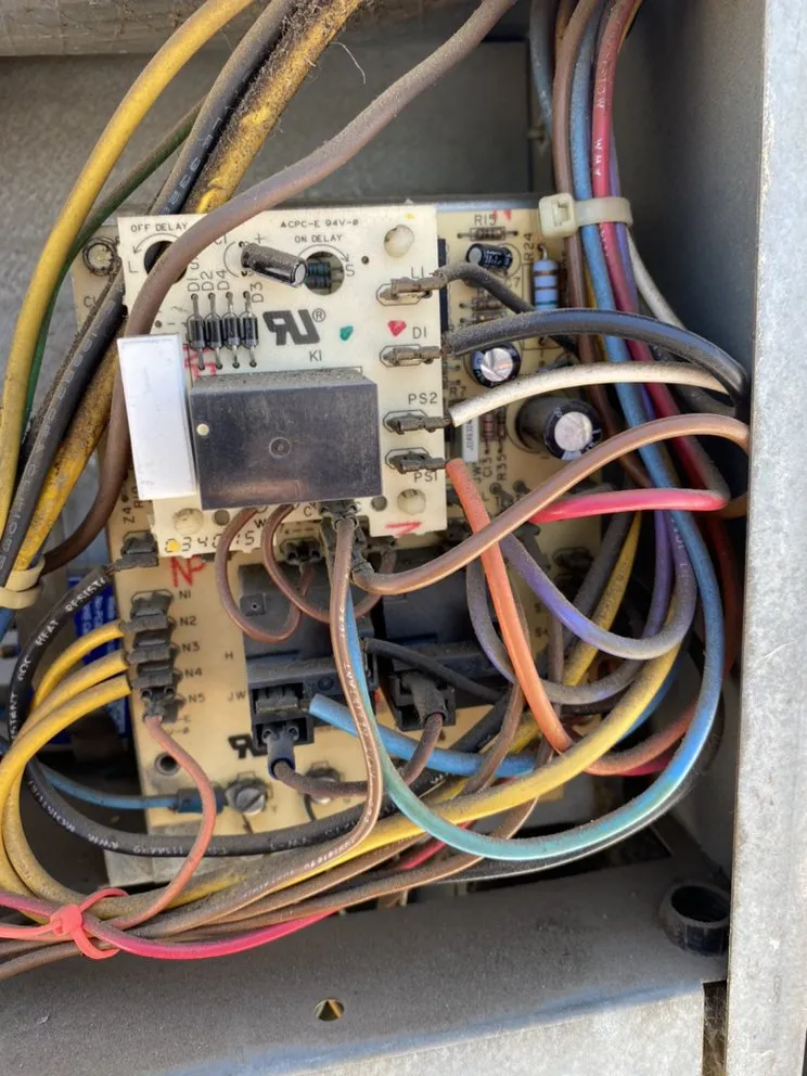 Slide of Deco Air Conditioning and Heating