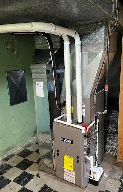 Slide of Dee's Heating & Cooling