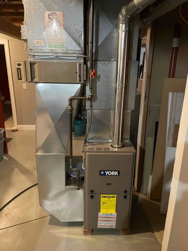 Slide of Dee's Heating & Cooling