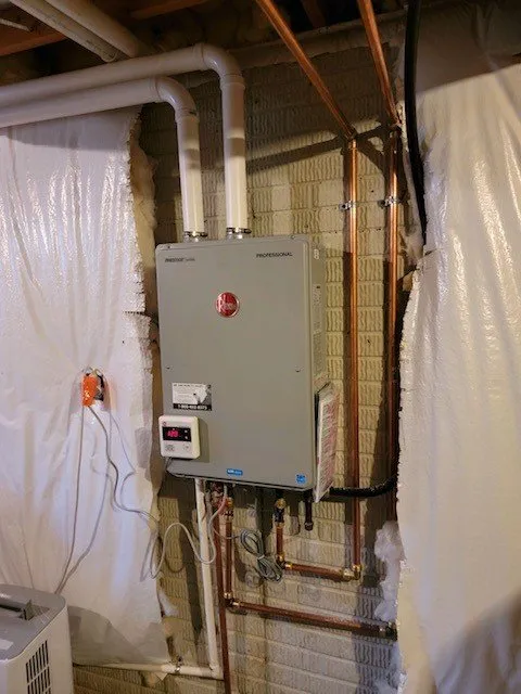 Slide of Dee's Heating & Cooling