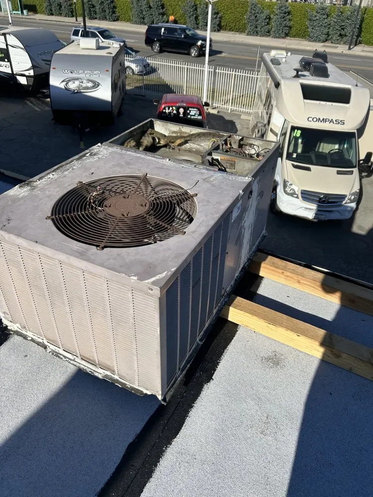 Slide of Del Carpio's Air Conditioning