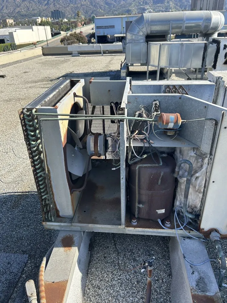 Slide of Del Carpio's Air Conditioning