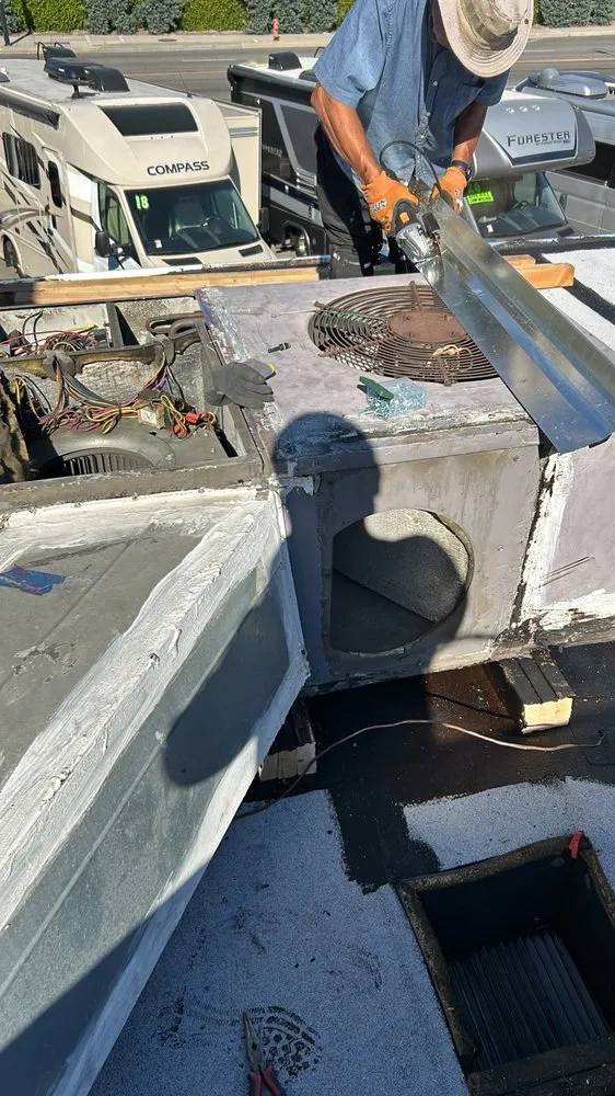 Slide of Del Carpio's Air Conditioning