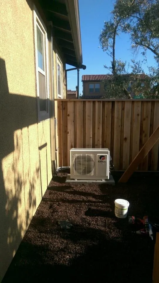 Slide of Dell's Heating & Air