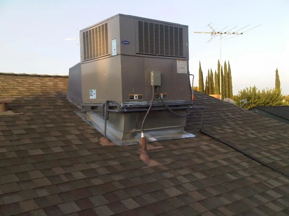 Slide of Dell's Heating & Air