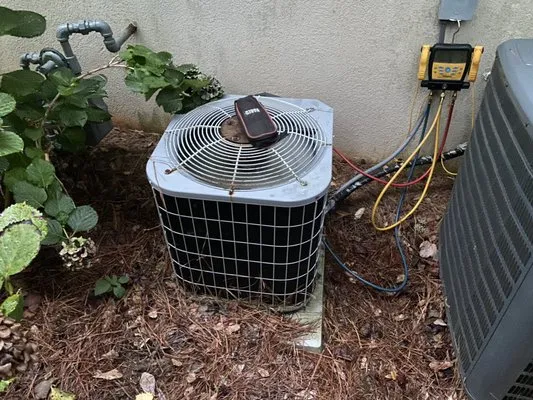 Delon Installation and Repairs Logo