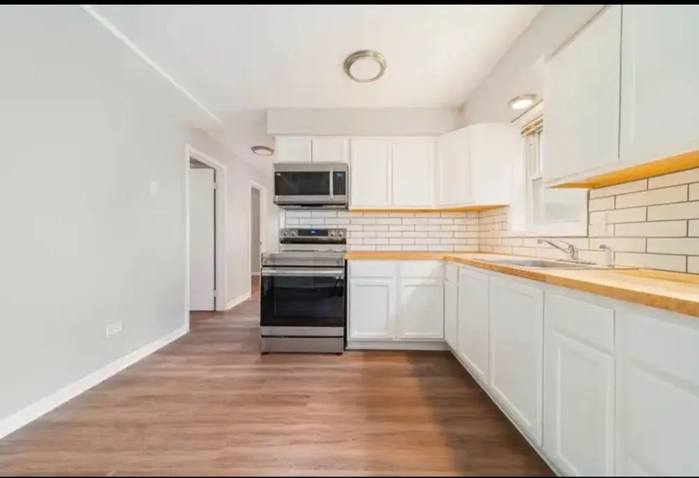 Slide of Delta Midwest Service