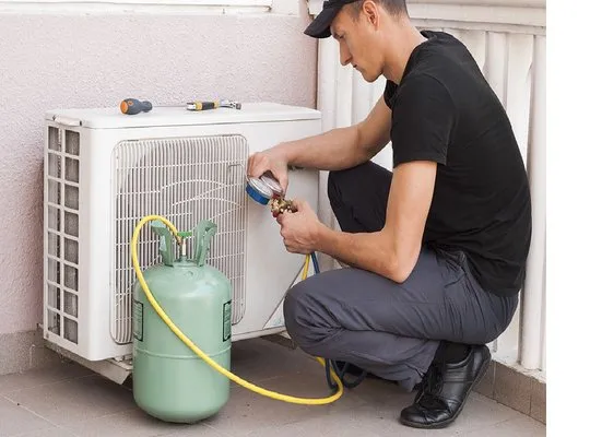 Delux Heating and Cooling - Palm Desert Logo