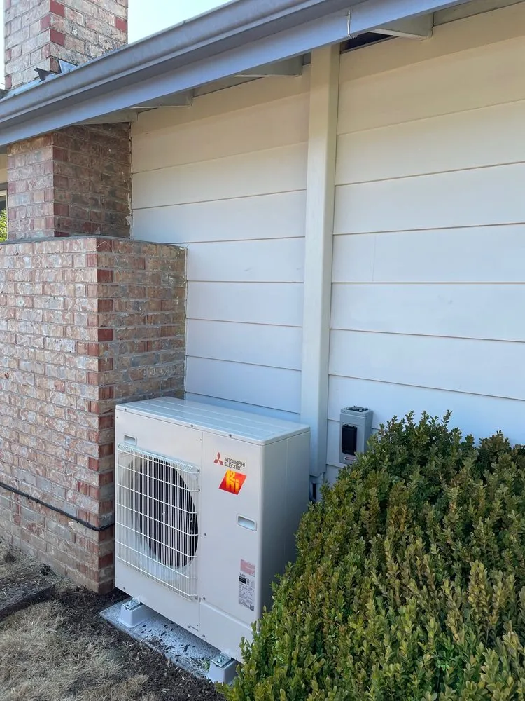 Slide of Deluxe Heating & Cooling