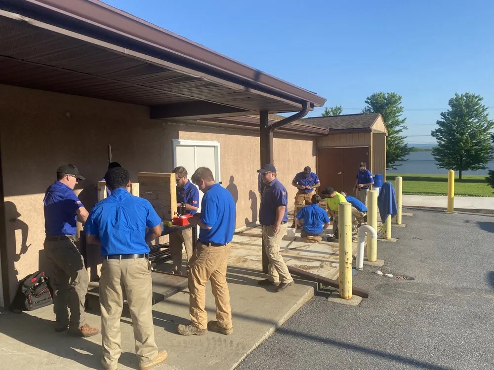 Slide of Deluxe Plumbing & Heating