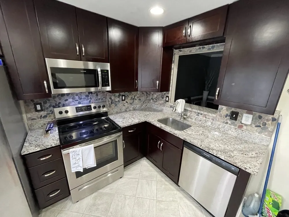 Slide of Deons Home Repair