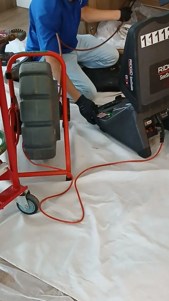 Slide of Deras Construction