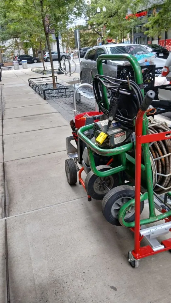 Slide of Deras Construction